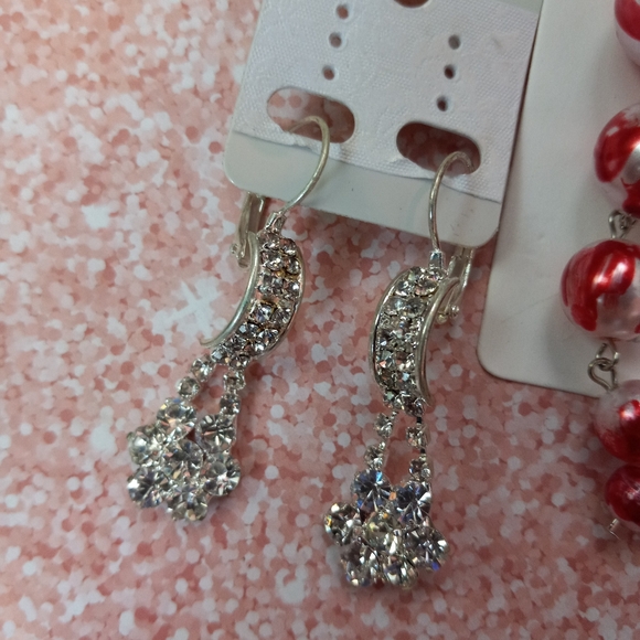 Earring lot- 2 pairs- bloody dangly pearls & rhinestone drop- nwt never worn - Picture 3 of 3
